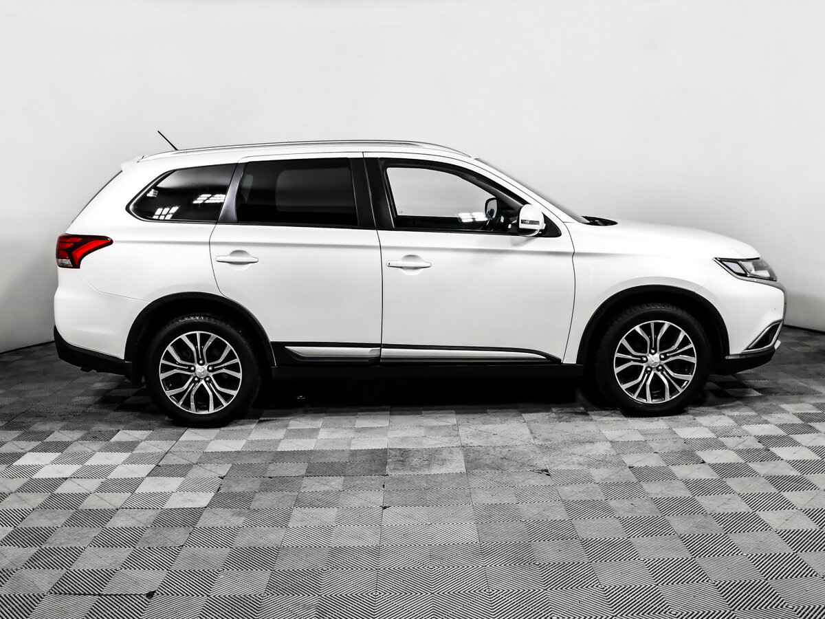 Купить Mitsubishi Outlander III Рестайлинг 2, 2016, 95 226 км, фото №4