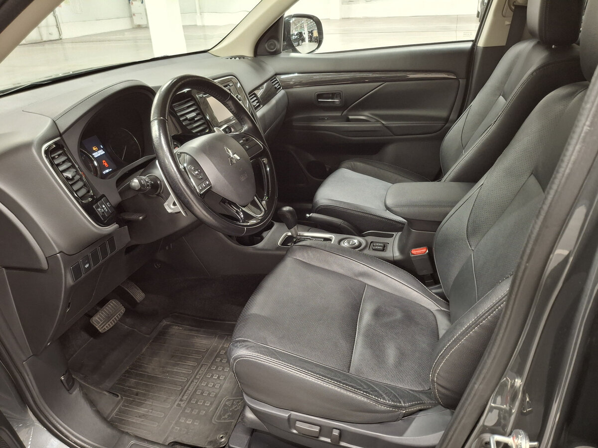 Купить Mitsubishi Outlander III Рестайлинг 2, 2016, 77 853 км, фото №15