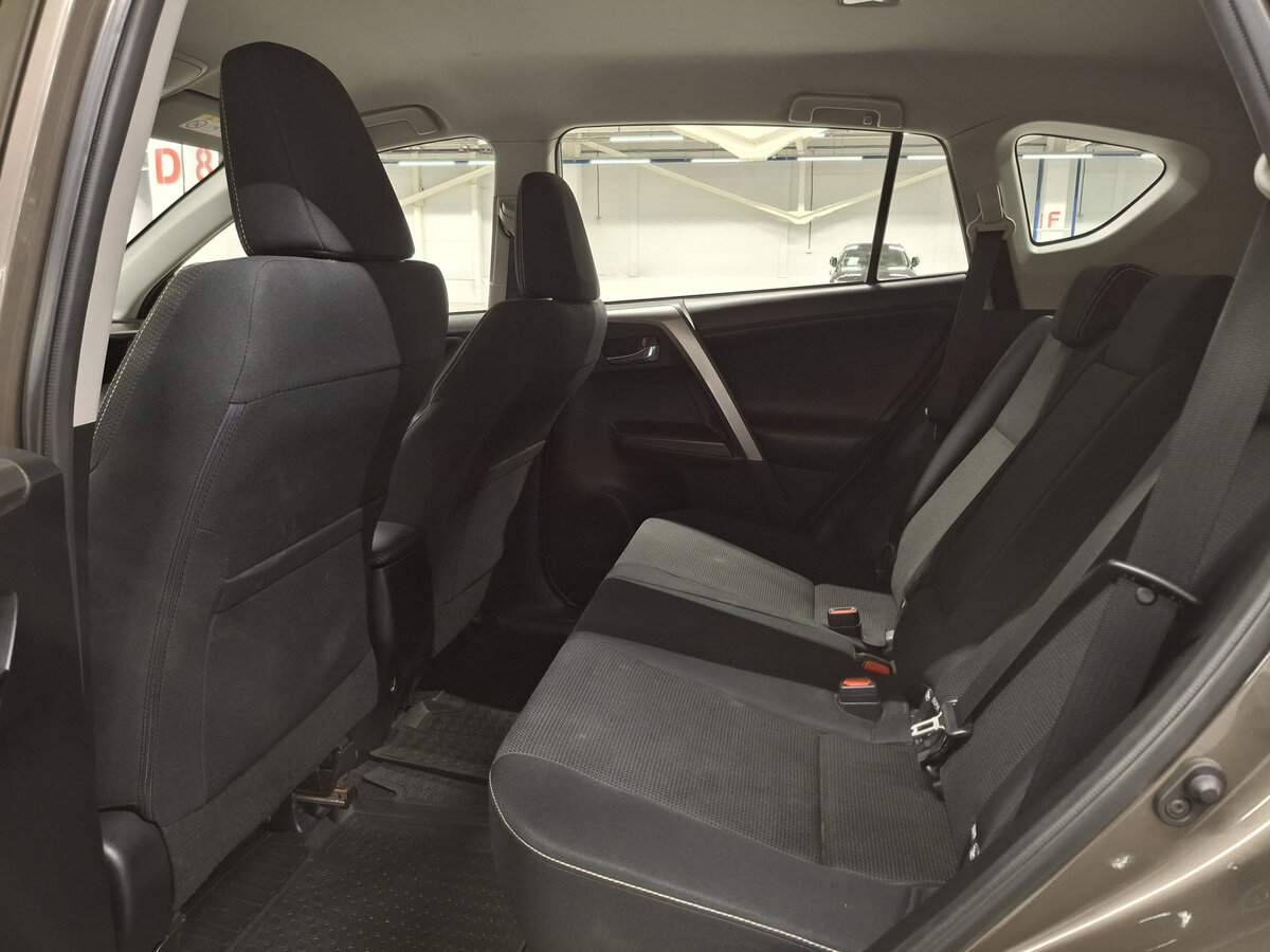 Купить Toyota RAV4 IV (XA40) Рестайлинг, 2015, 143 688 км, фото №11